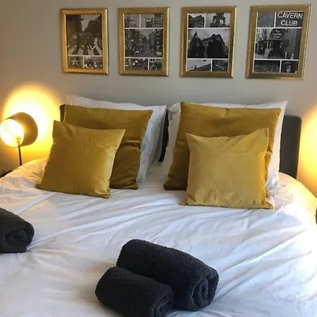 Liverpool - Chillinghouse # 8, Ice 3 Min. Netflix Apartment Siegburg